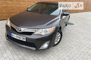 Седан Toyota Camry 2012 в Киеве