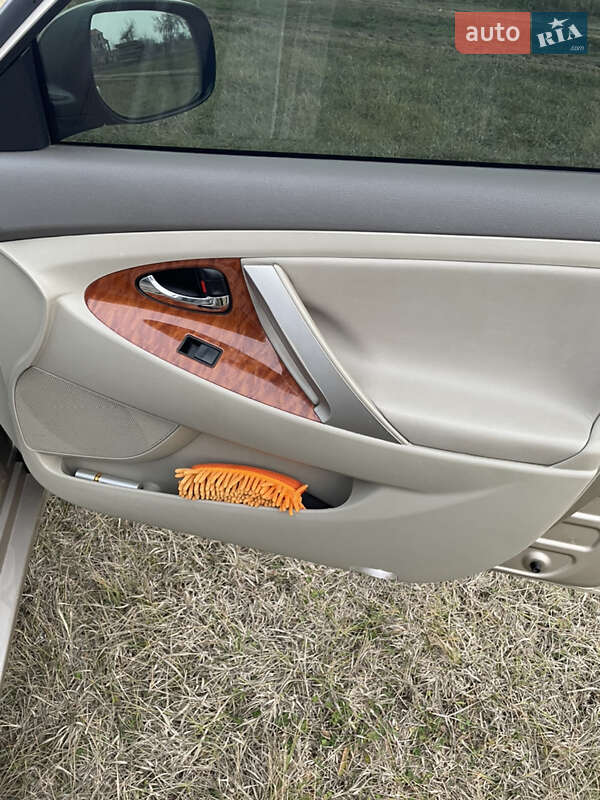 Седан Toyota Camry 2008 в Николаеве