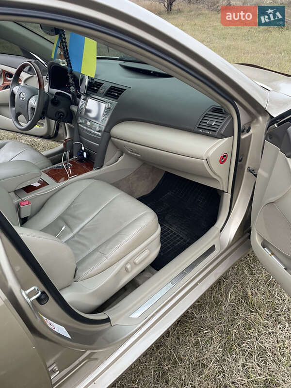 Седан Toyota Camry 2008 в Николаеве