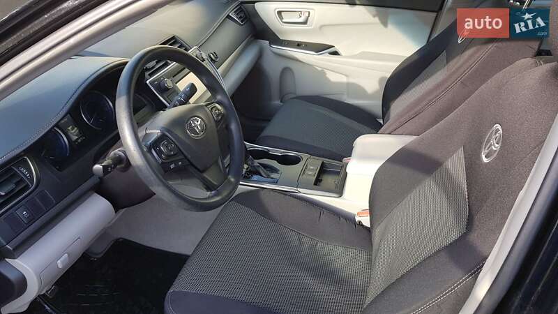 Седан Toyota Camry 2015 в Харкові