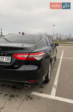 Седан Toyota Camry 2020 в Києві