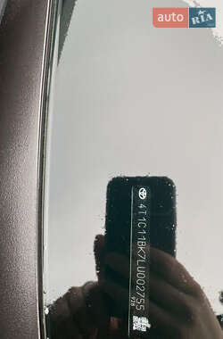 Седан Toyota Camry 2020 в Києві