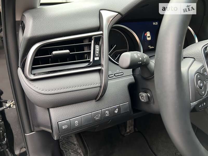Седан Toyota Camry 2021 в Киеве
