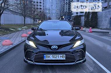 Седан Toyota Camry 2021 в Києві