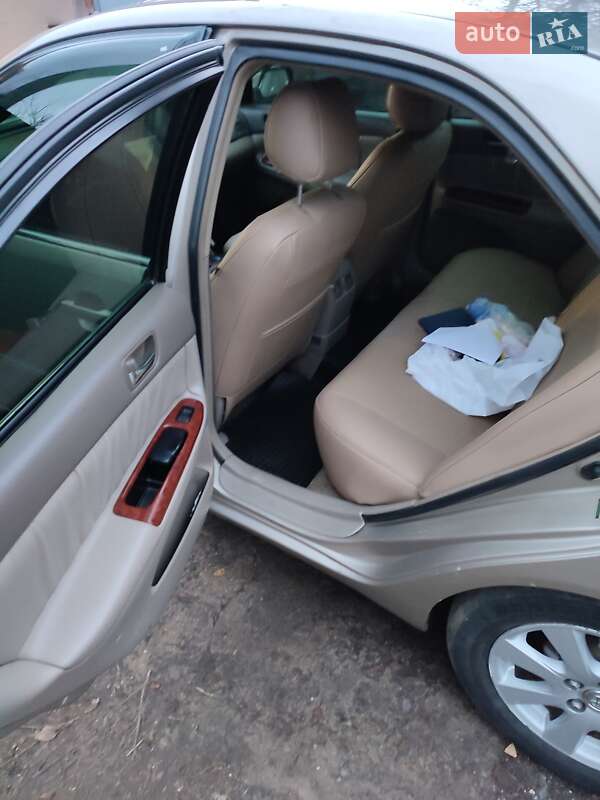 Седан Toyota Camry 2004 в Слов'янську