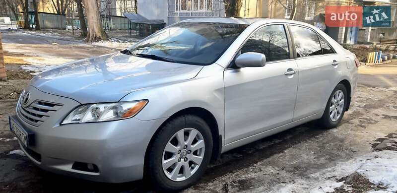 Седан Toyota Camry 2006 в Днепре