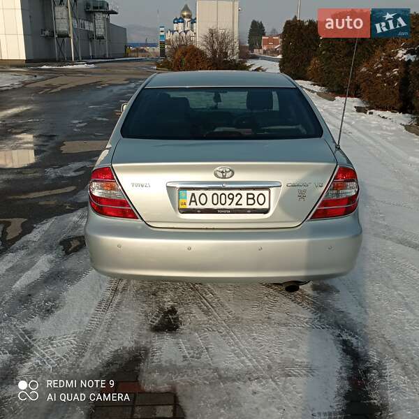 Седан Toyota Camry 2002 в Ужгороді