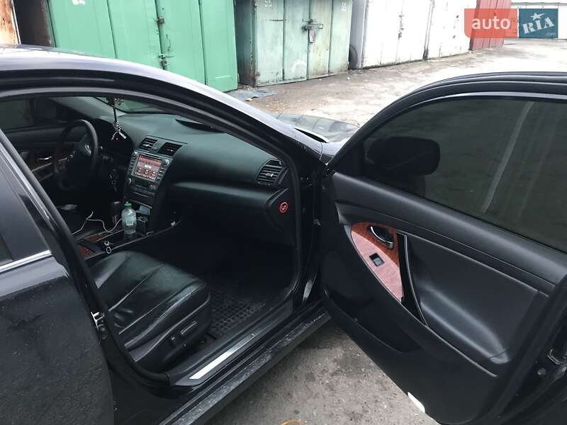 Седан Toyota Camry 2007 в Днепре