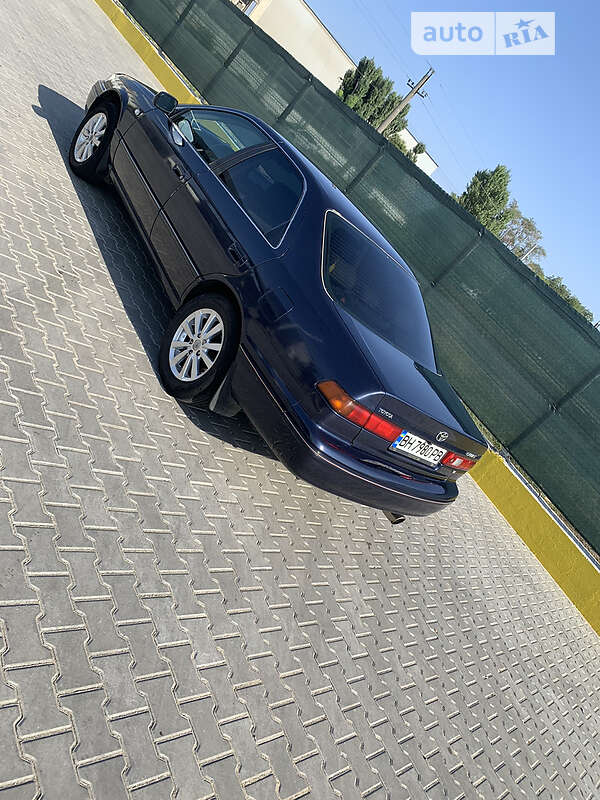 Седан Toyota Camry 1997 в Одессе