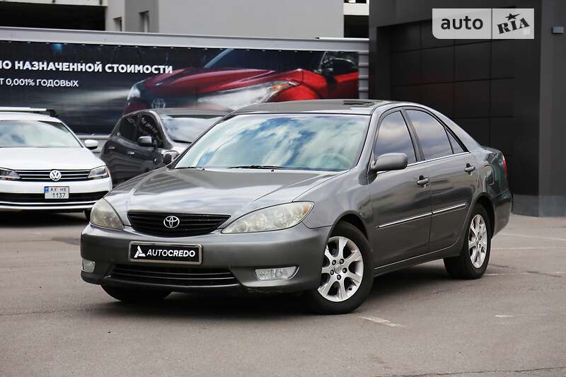 Седан Toyota Camry 2005 в Харкові