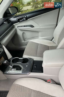 Седан Toyota Camry 2014 в 