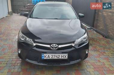 Седан Toyota Camry 2017 в Киеве