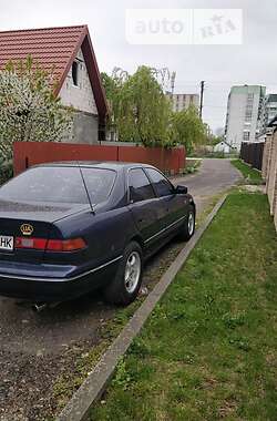 Седан Toyota Camry 1998 в Володимир-Волинському