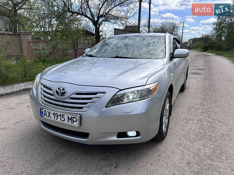 Седан Toyota Camry 2008 в Харькове