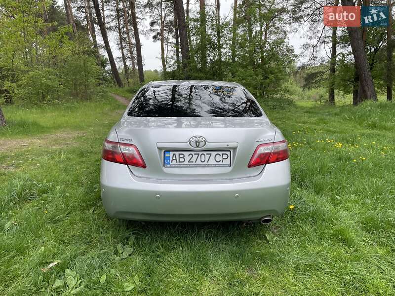 Седан Toyota Camry 2009 в Виннице
