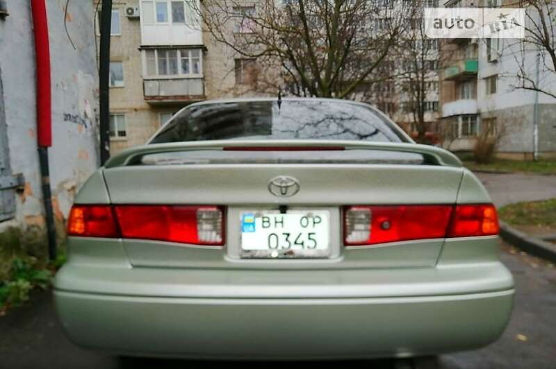 Седан Toyota Camry 2000 в Одессе