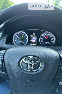 Седан Toyota Camry 2016 в 