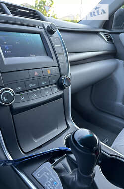 Седан Toyota Camry 2016 в 
