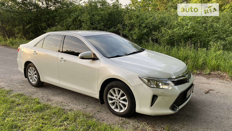 Седан Toyota Camry 2015 в Полтаві