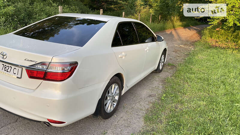 Седан Toyota Camry 2015 в Полтаві