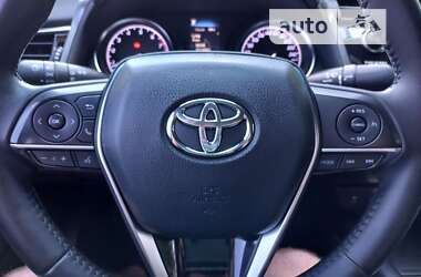 Седан Toyota Camry 2018 в 