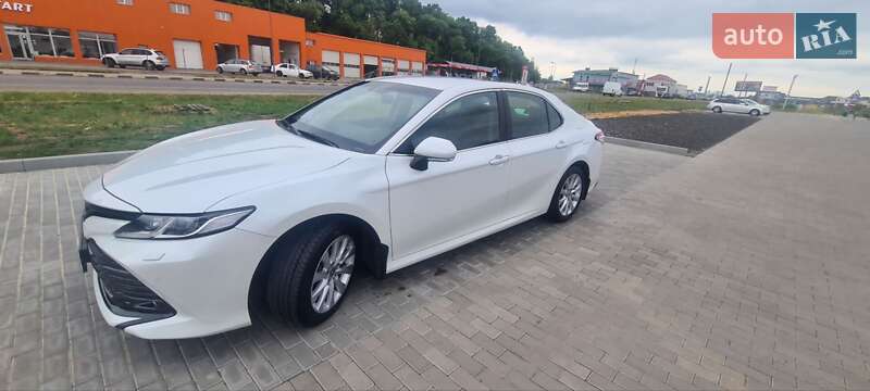Седан Toyota Camry 2020 в Луцьку