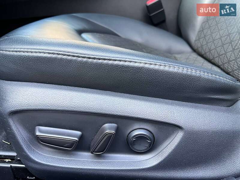 Седан Toyota Camry 2018 в Черкасах