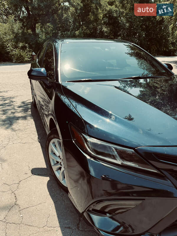 Седан Toyota Camry 2018 в Кривому Розі