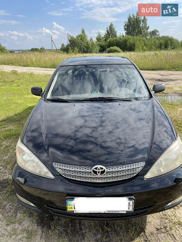 Седан Toyota Camry 2004 в Ровно