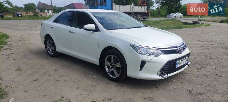 Седан Toyota Camry 2015 в Полтаві