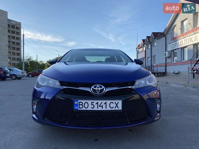Седан Toyota Camry 2014 в Тернополе