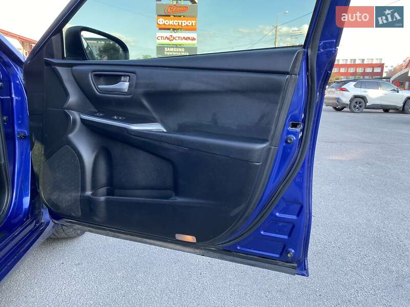 Седан Toyota Camry 2014 в Тернополе