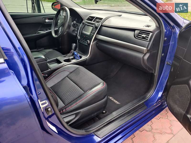 Седан Toyota Camry 2014 в Тернополе