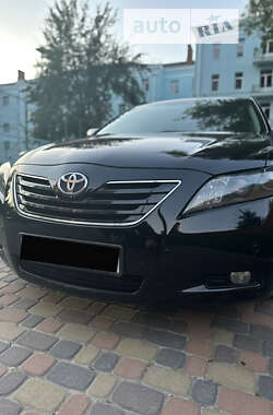 Седан Toyota Camry 2006 в Чернигове