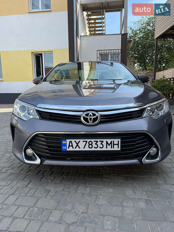 Toyota Camry 2016