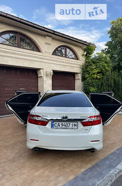 Седан Toyota Camry 2012 в 