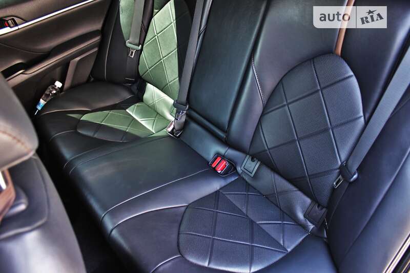 Седан Toyota Camry 2018 в Одесі