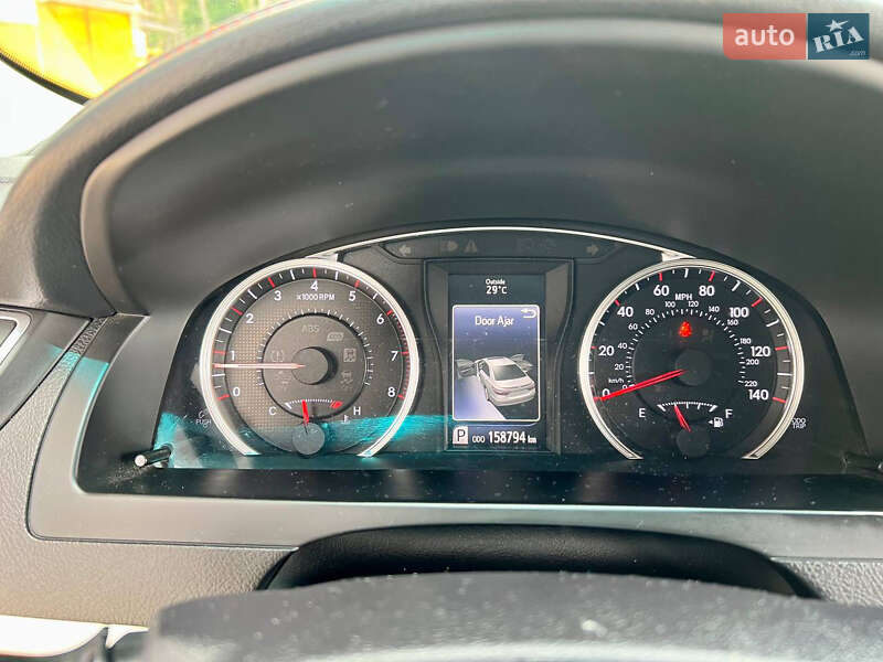 Седан Toyota Camry 2016 в Чернигове