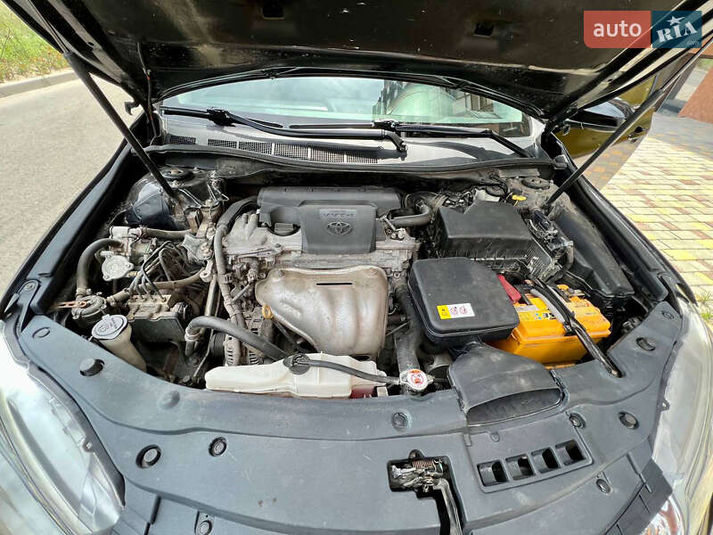 Седан Toyota Camry 2016 в Чернигове