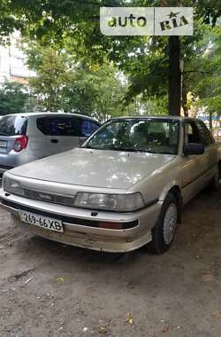 Седан Toyota Camry 1989 в Харькове