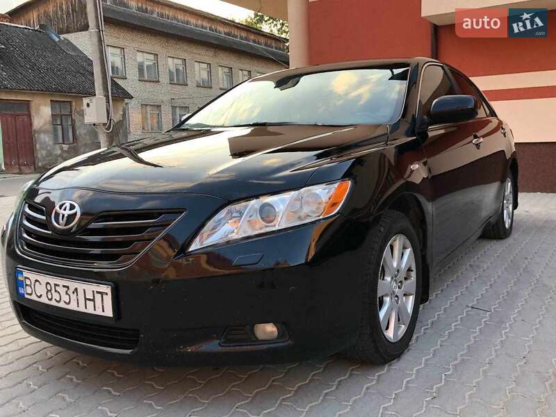 Седан Toyota Camry 2008 в Львове