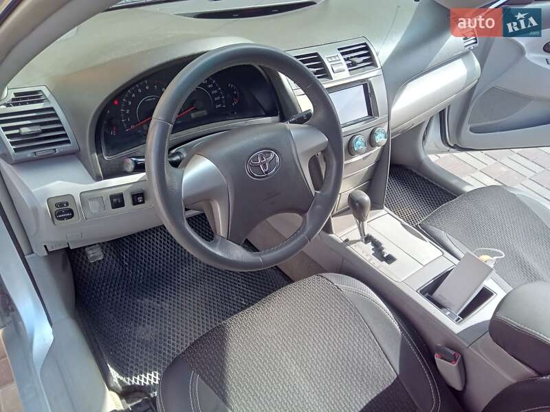 Седан Toyota Camry 2008 в Виннице