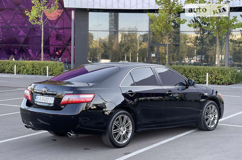 Седан Toyota Camry 2006 в Киеве