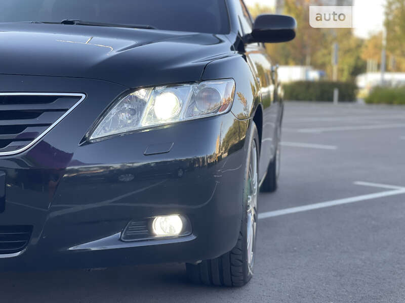 Седан Toyota Camry 2006 в Киеве
