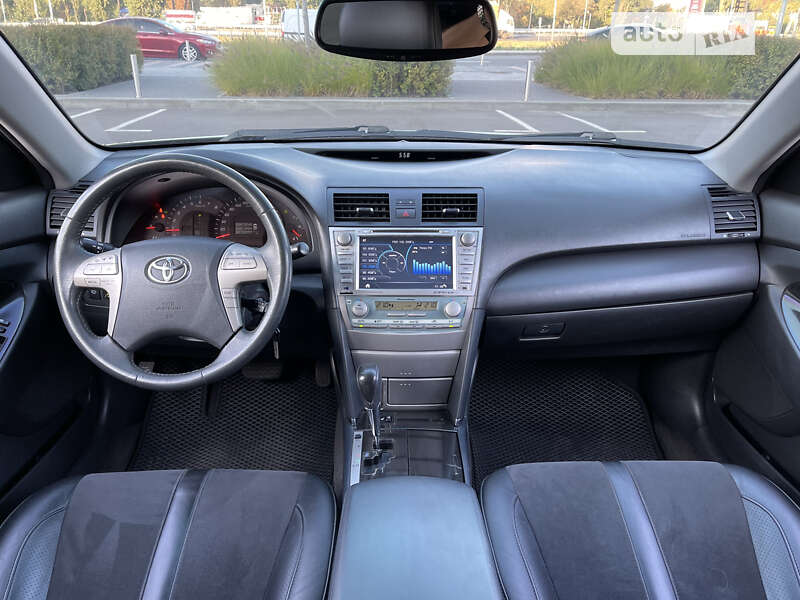 Седан Toyota Camry 2006 в Киеве