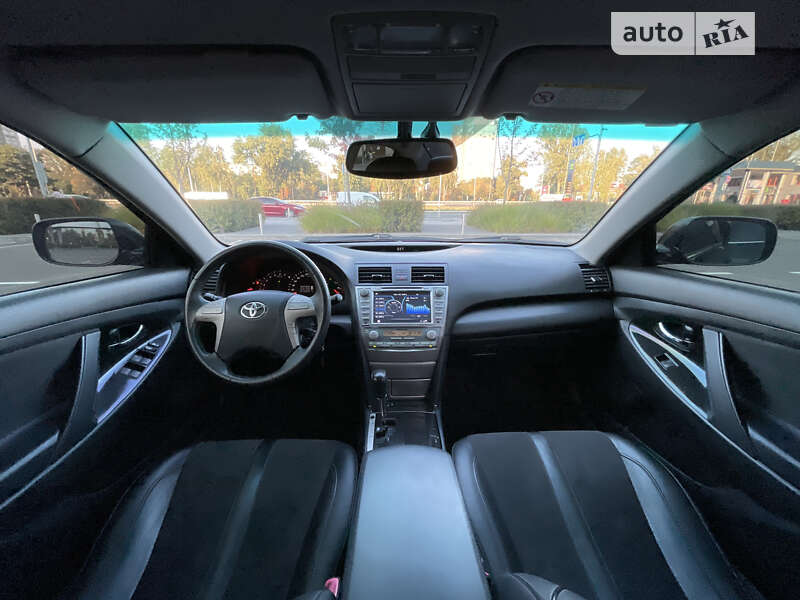 Седан Toyota Camry 2006 в Киеве