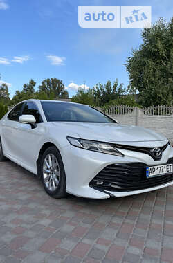 Седан Toyota Camry 2019 в Запоріжжі