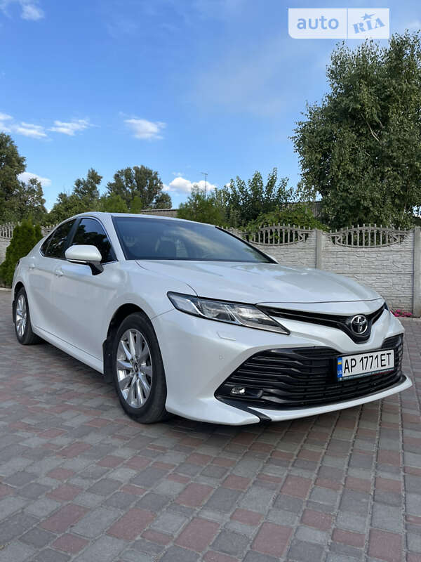 Toyota Camry 2019