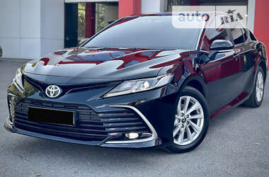 Седан Toyota Camry 2022 в 