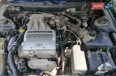 Седан Toyota Camry 1993 в Києві